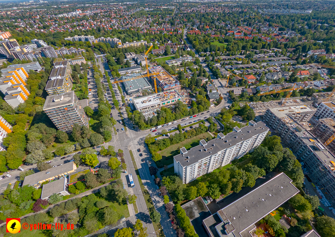 02.09.2022 - Baustelle Grundschule am Karl-Marx-Ring und Villa in der Niederalmstraße 16 in Neuperlach